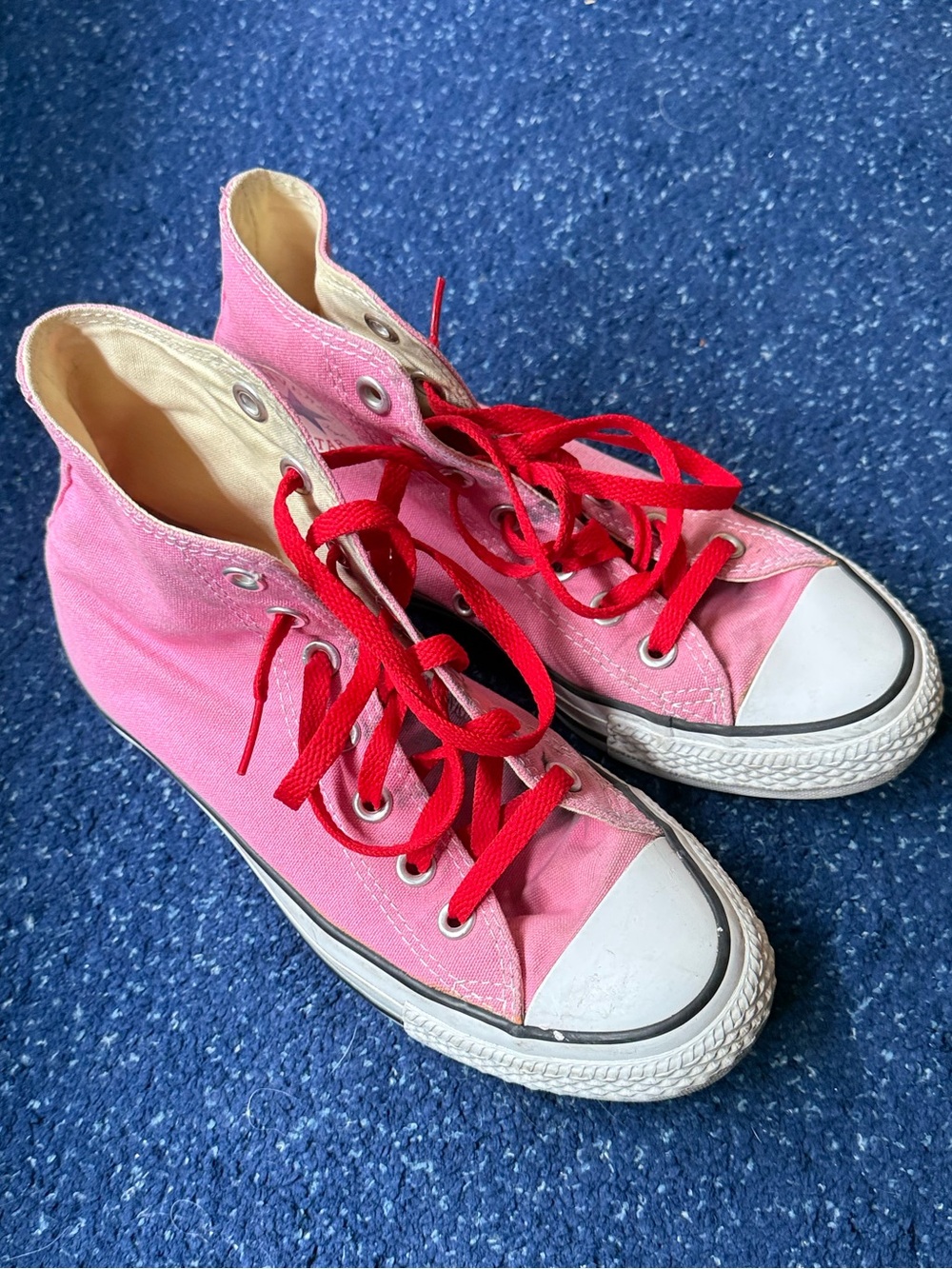 Converse bright pink high-top sneakers excellent condition like new 6.5 women’s